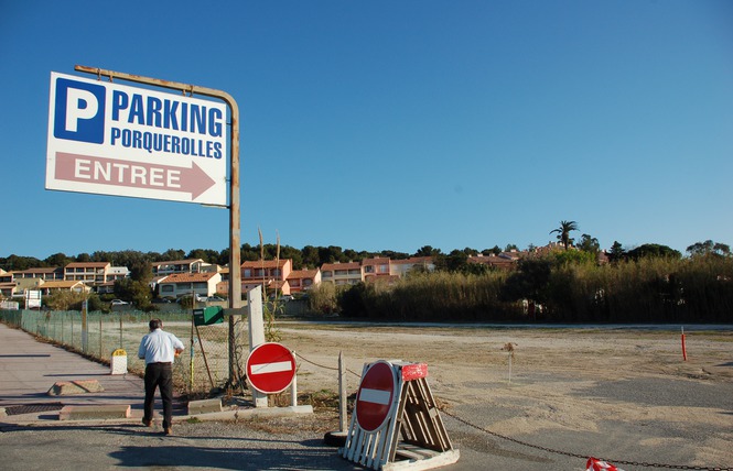 parking gratuit tour fondue hyeres